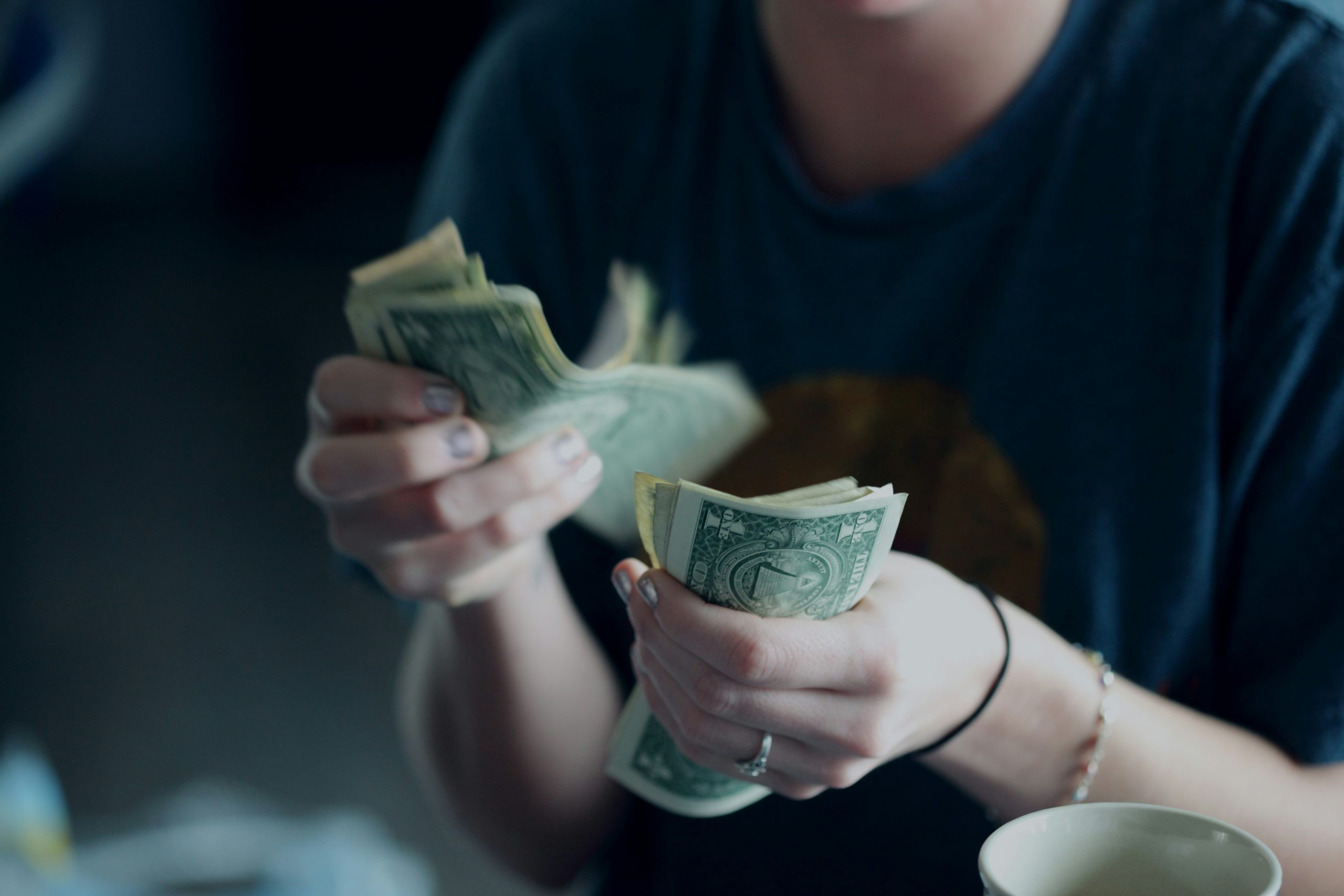 gérez efficacement la trésorerie et les flux monétaires avec nos solutions de cash flow management.