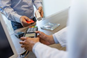 Ramasse-monnaies publicitaires – une astuce simple qui peut augmenter les ventes